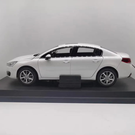 [OEM] 1:18 Peugeot 2014 508 White Model Car Die-Cast