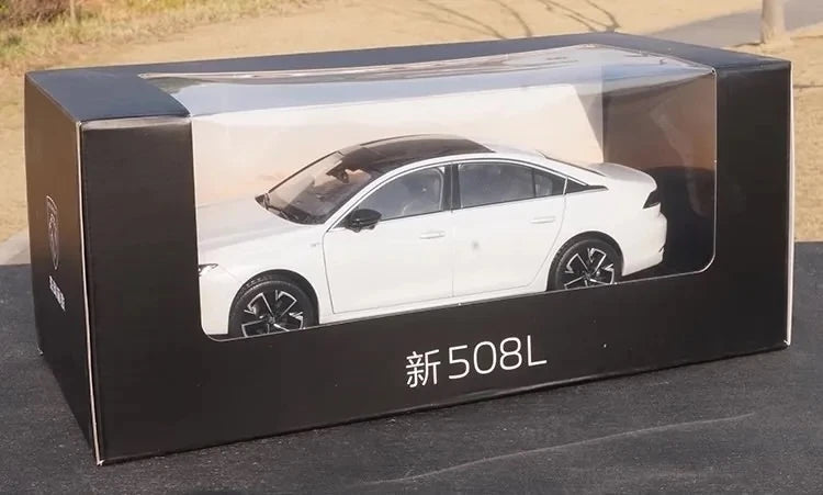 [OEM] 1:18 Peugeot 2023 508 bianco modellino di auto Die-Cast