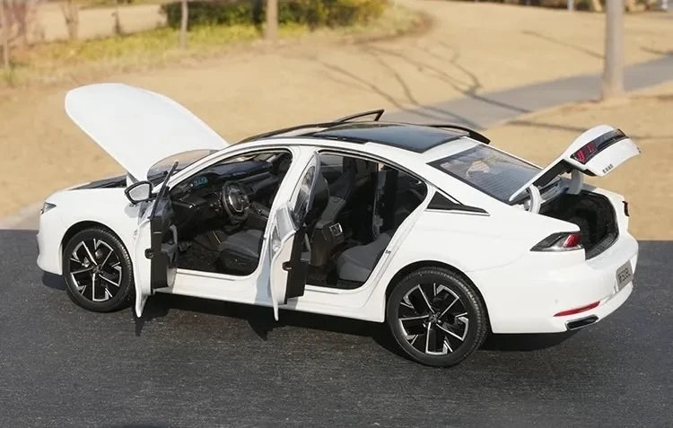 [OEM] 1:18 Peugeot 2023 508 bianco modellino di auto Die-Cast