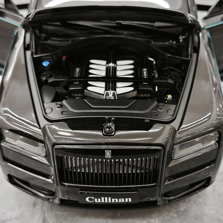 OEM Rolls-Royce 2018 Cullinan BB Black 1:18 – Modello da collezione pressofuso