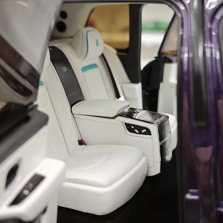 [OEM] 1:18 Rolls-Royce 2018 Cullinan Purple pienoismalli Die-Cast