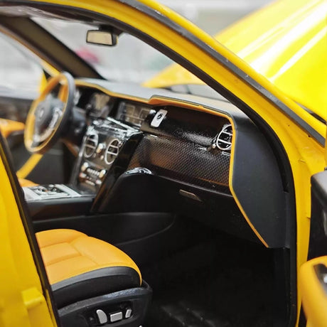 [OEM] 1:18 Rolls-Royce 2018 Cullinan Yellow pienoismalli Die-Cast