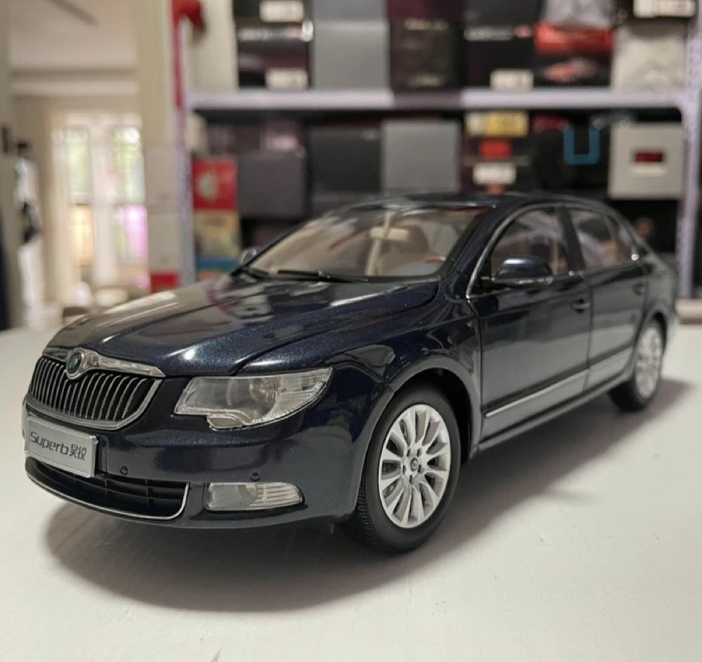 [OEM] 1:18 Skoda 2008 Superb B6 Blue Model Car Die-Cast