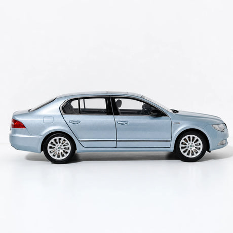 Skoda 2008 Superb B6 Blue 1:18 diecast model car by OEM - view 5