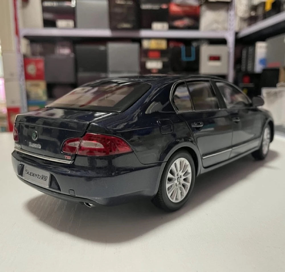 [OEM] 1:18 Skoda 2008 Superb B6 Blue Model Car Die-Cast