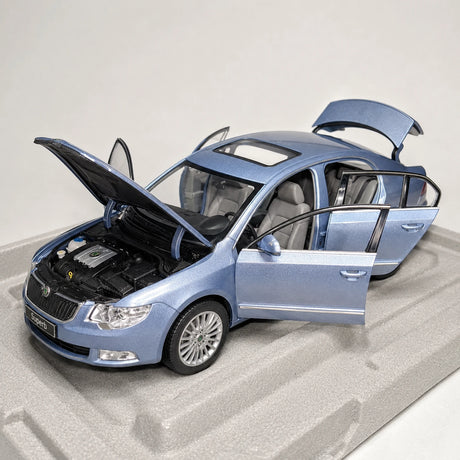 Skoda 2008 Superb B6 Blue 1:18 diecast model car by OEM - view 7