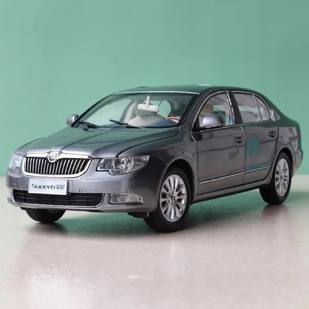 [OEM] 1:18 Skoda 2008 Superb B6 Gray Model Car Die-Cast