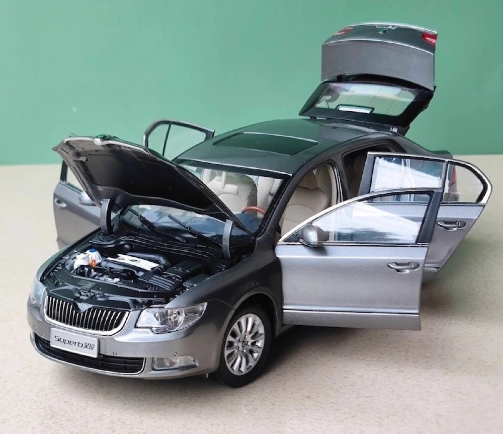 [OEM] 1:18 Skoda 2008 Superb B6 Gray Model Car Die-Cast