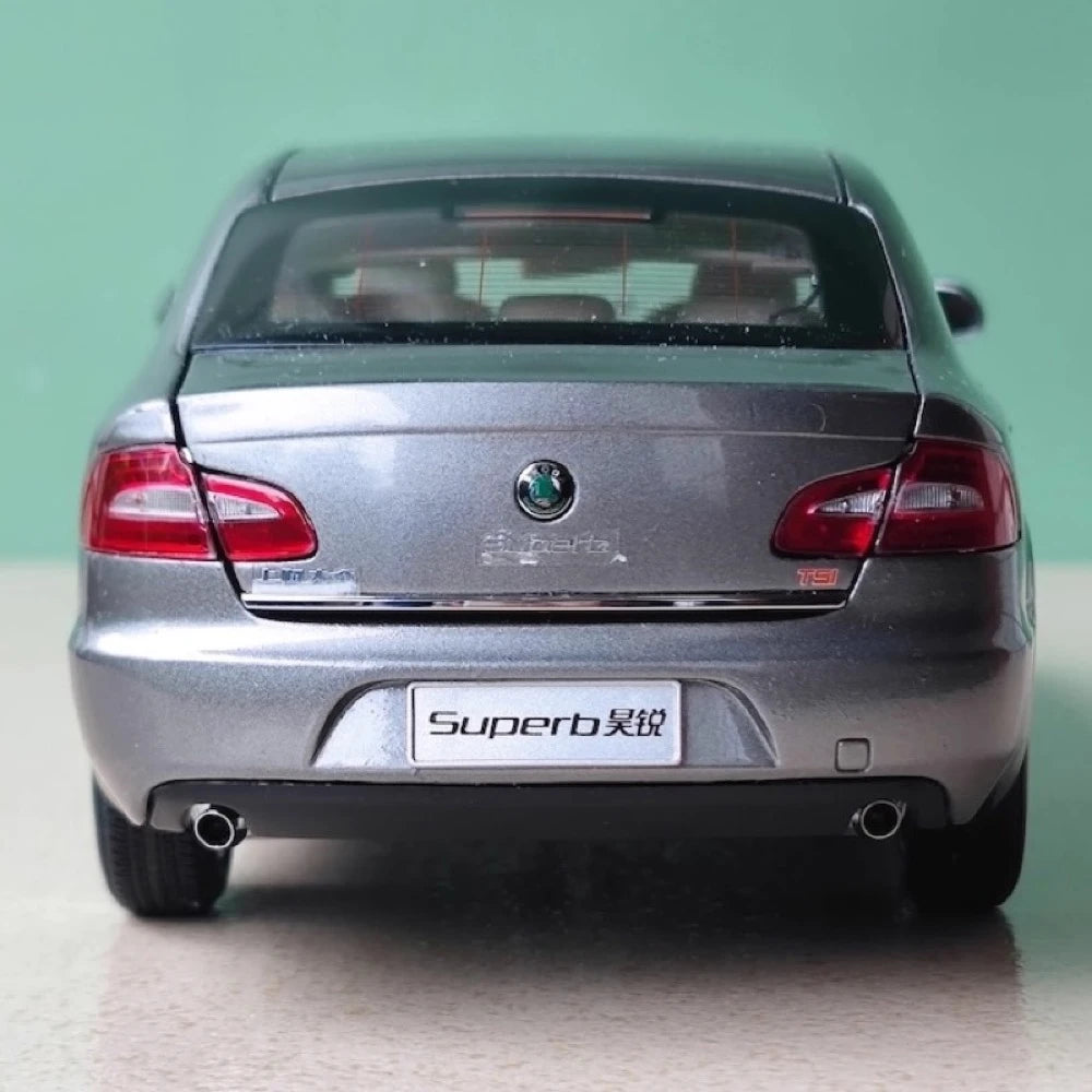 [OEM] 1:18 Skoda 2008 Superb B6 Gray Model Car Die-Cast