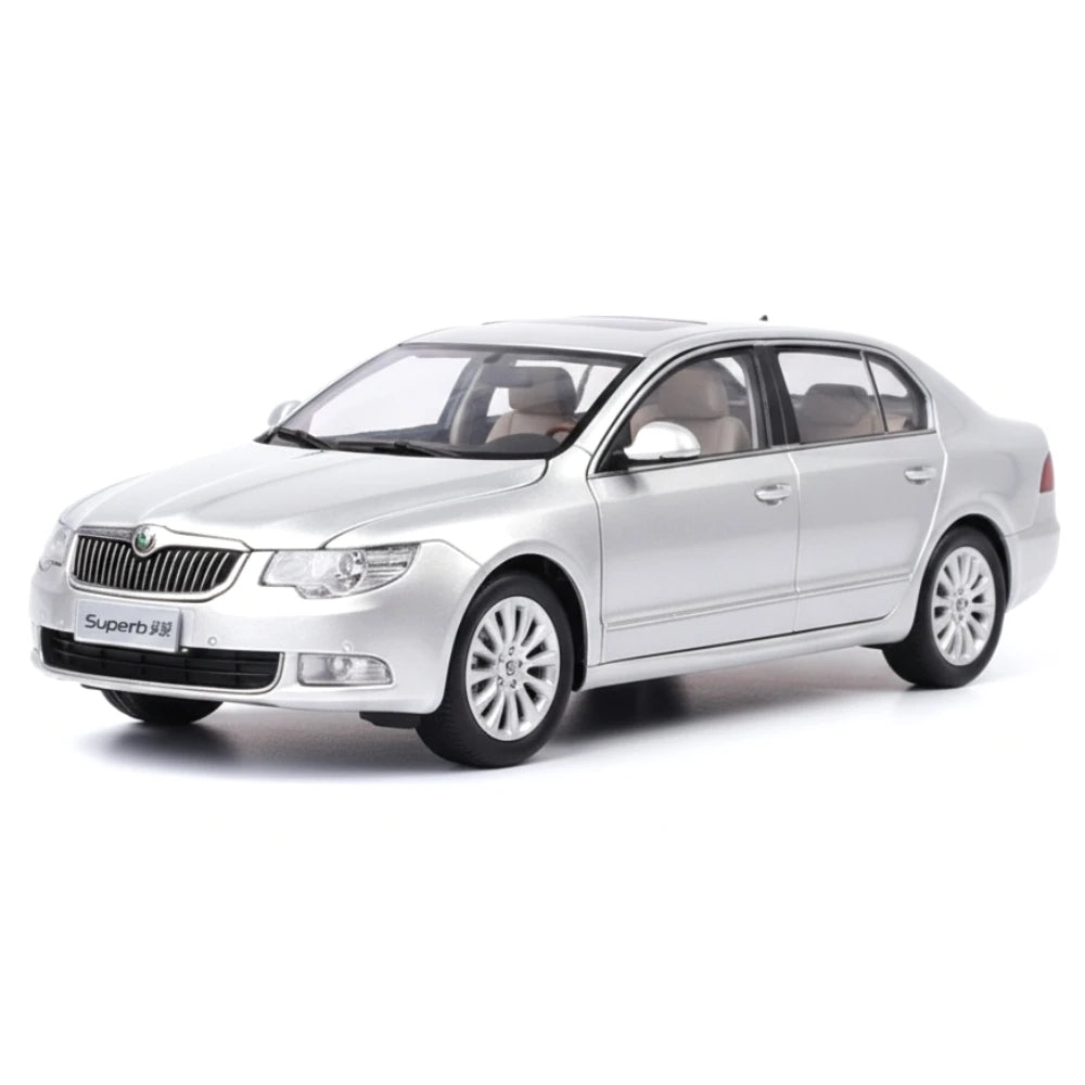 [OEM] 1:18 Skoda 2008 Superb B6 Silver Model Car Die-Cast