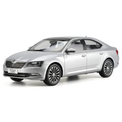 [OEM] 1:18 Skoda 2008 Superb argento modellino di auto Die-Cast