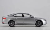 [OEM] 1:18 Skoda 2008 Superb argent voiture miniature Die-Cast