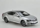 [OEM] 1:18 Skoda 2008 Superb argent voiture miniature Die-Cast