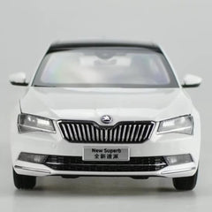 [OEM] 1:18 Skoda 2008 Superb bianco modellino di auto Die-Cast