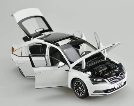 [OEM] 1:18 Skoda 2008 Superb White Model Car Die-Cast