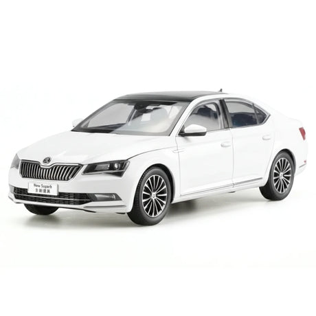 [OEM] 1:18 Skoda 2008 Superb White Model Car Die-Cast