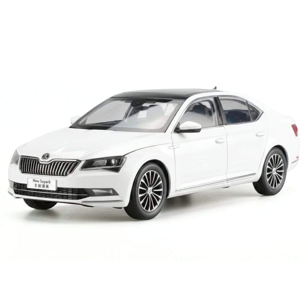 [OEM] 1:18 Skoda 2008 Superb bianco modellino di auto Die-Cast