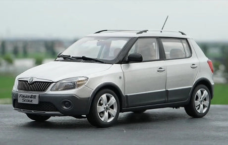 [OEM] 1:18 Skoda 2009 Fabia Scout Gray Model Car Die-Cast