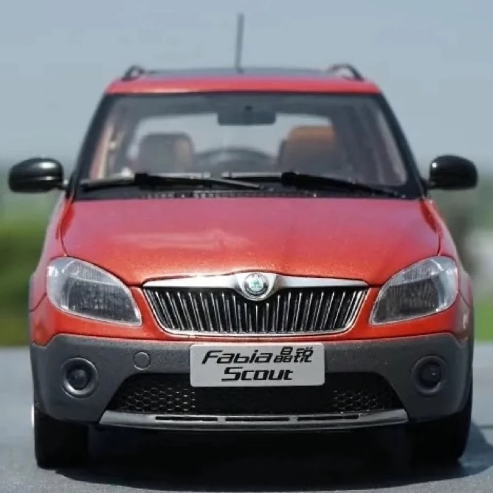 [OEM] 1:18 Skoda 2009 Fabia Scout Orange Model Car Die-Cast