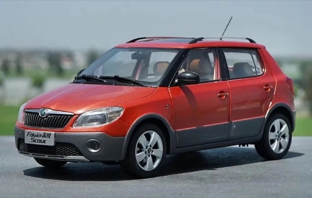 [OEM] 1:18 Skoda 2009 Fabia Scout Orange Model Car Die-Cast