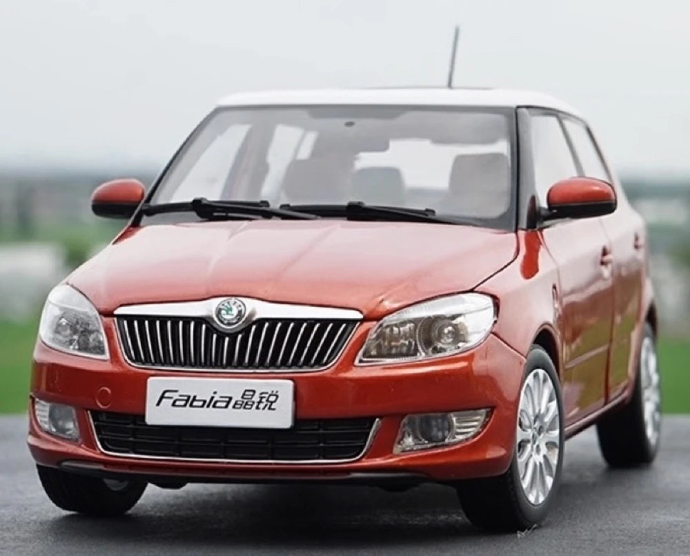 [OEM] 1:18 Skoda 2012 Fabia Orange Model Car Die-Cast
