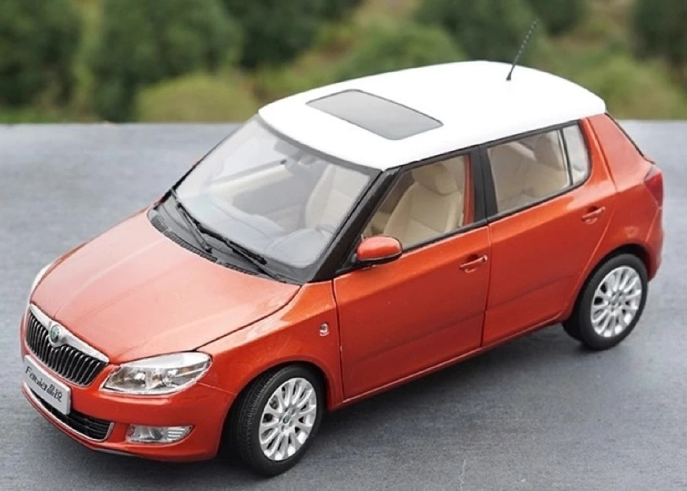 [OEM] 1:18 Skoda 2012 Fabia Orange Model Car Die-Cast