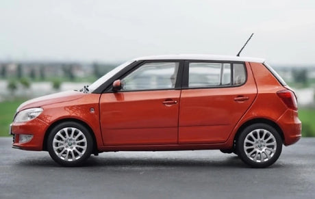[OEM] 1:18 Skoda 2012 Fabia Orange Model Car Die-Cast