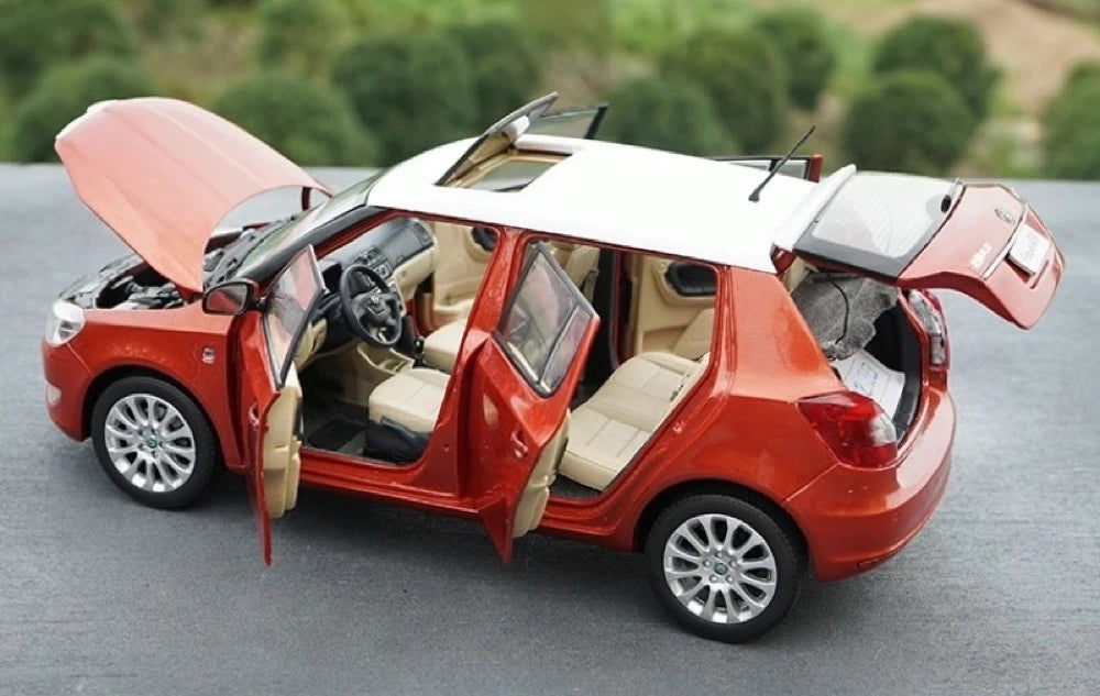 [OEM] 1:18 Skoda 2012 Fabia Orange Model Car Die-Cast