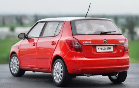 [OEM] 1:18 Skoda 2012 Fabia Red Model Car Die-Cast