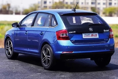 [OEM] 1:18 Skoda 2013 Rapid Spaceback Blue Model Car Die-Cast