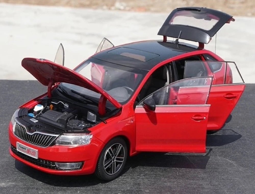 [OEM] 1:18 Skoda 2013 Rapid Spaceback Red Model Car Die-Cast