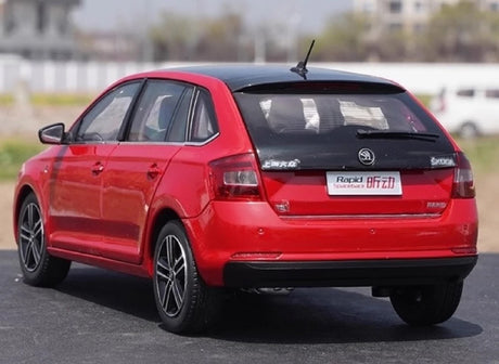 [OEM] 1:18 Skoda 2013 Rapid Spaceback Red Model Car Die-Cast