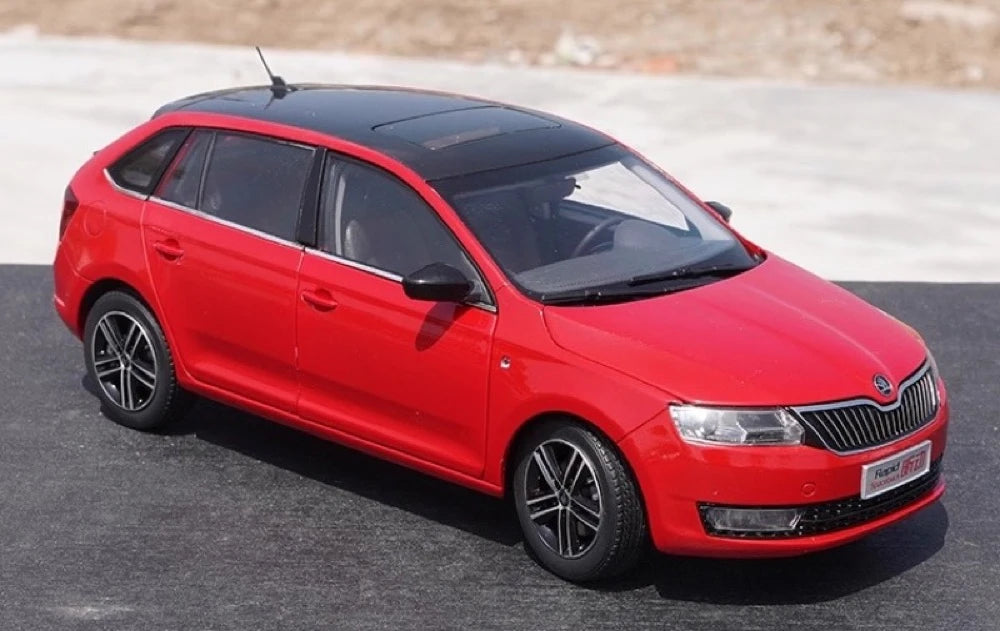 [OEM] 1:18 Skoda 2013 Rapid Spaceback Red Model Car Die-Cast