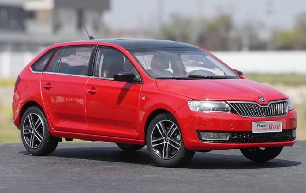 [OEM] 1:18 Skoda 2013 Rapid Spaceback Red Model Car Die-Cast