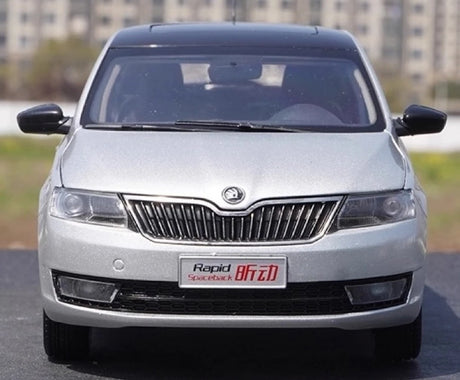 [OEM] 1:18 Skoda 2013 Rapid Spaceback Silver Model Car Die-Cast