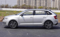 [OEM] 1:18 Skoda 2013 Rapid Spaceback argento modellino di auto Die-Cast