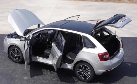 [OEM] 1:18 Skoda 2013 Rapid Spaceback Silver Model Car Die-Cast