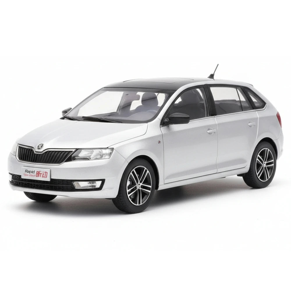 [OEM] 1:18 Skoda 2013 Rapid Spaceback argento modellino di auto Die-Cast