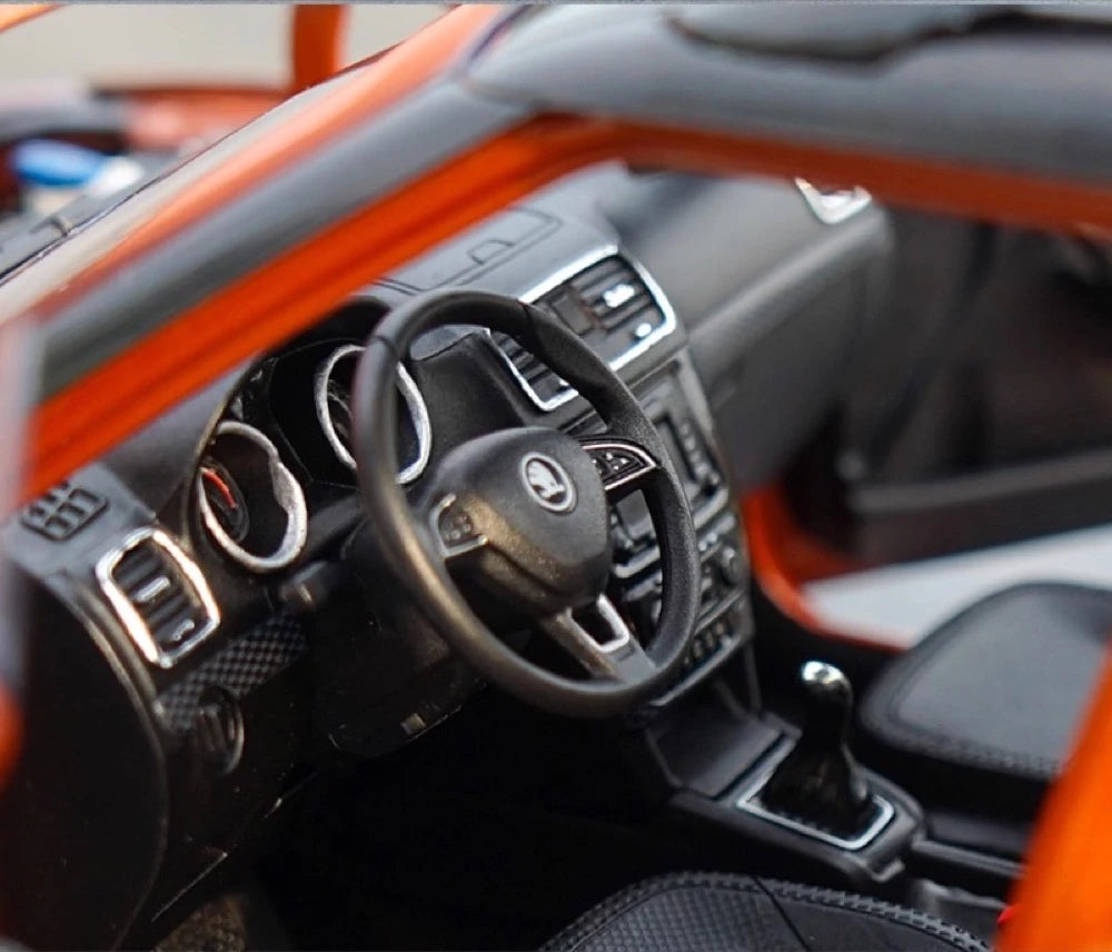[OEM] 1:18 Skoda 2013 Yeti Orange Model Car Die-Cast