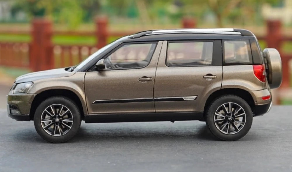 [OEM] 1:18 Skoda 2013 Yeti Outdoor marrone modellino di auto Die-Cast