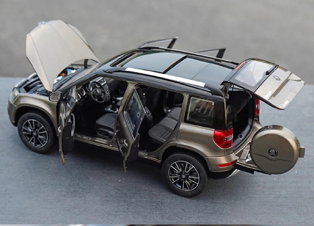 [OEM] 1:18 Skoda 2013 Yeti Outdoor marrone modellino di auto Die-Cast