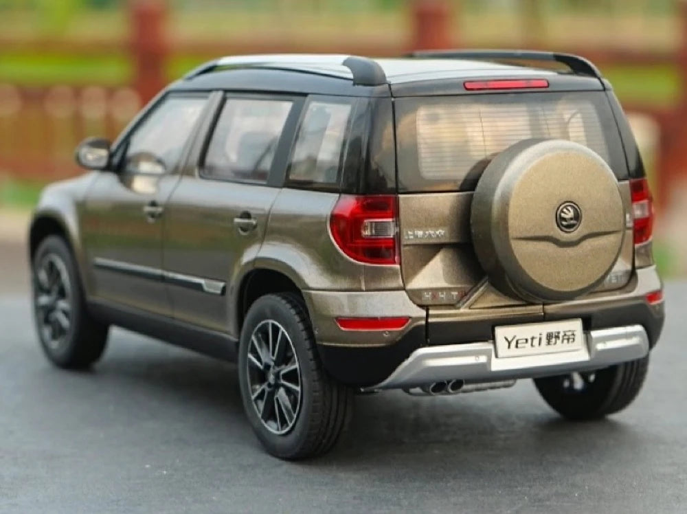 [OEM] 1:18 Skoda 2013 Yeti Outdoor marrone modellino di auto Die-Cast