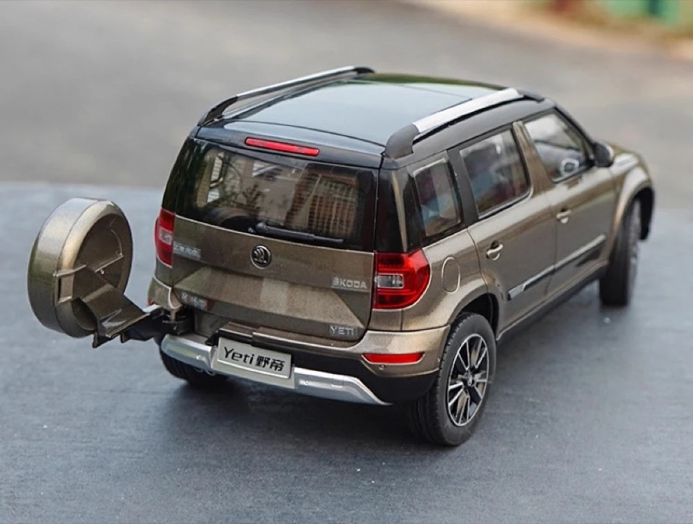 [OEM] 1:18 Skoda 2013 Yeti Outdoor marrone modellino di auto Die-Cast