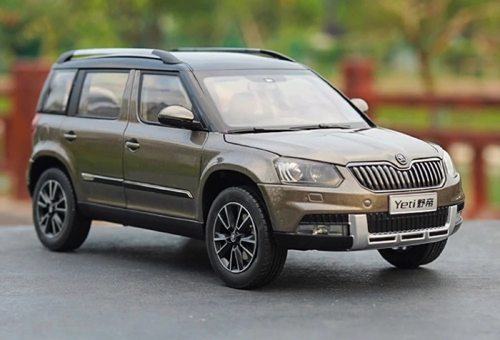 [OEM] 1:18 Skoda 2013 Yeti Outdoor marrone modellino di auto Die-Cast