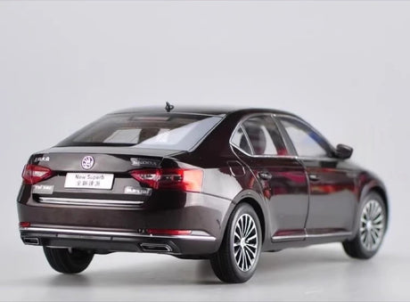 [OEM] 1:18 Skoda 2015 Superb Red Model Car Die-Cast