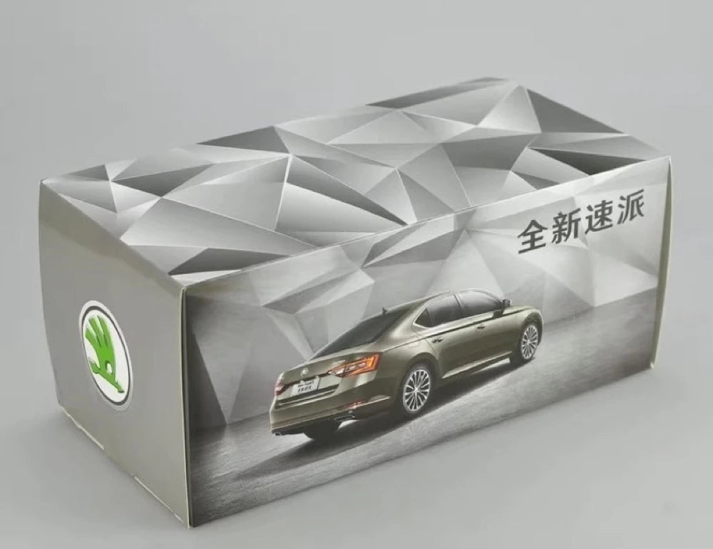 [OEM] 1:18 Skoda 2015 Superb Silver Model Car Die-Cast