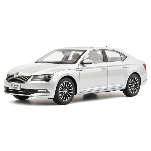 [OEM] 1:18 Skoda 2015 Superb Silver Model Car Die-Cast
