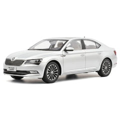[OEM] 1:18 Skoda 2015 Superb Silver Model Car Die-Cast
