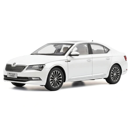 [OEM] 1:18 Skoda 2015 Superb White Model Car Die-Cast