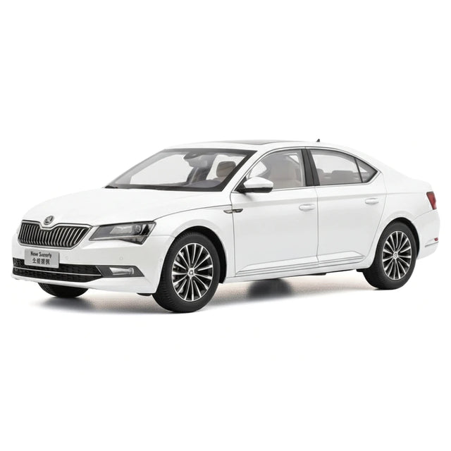 [OEM] 1:18 Skoda 2015 Superb White Model Car Die-Cast